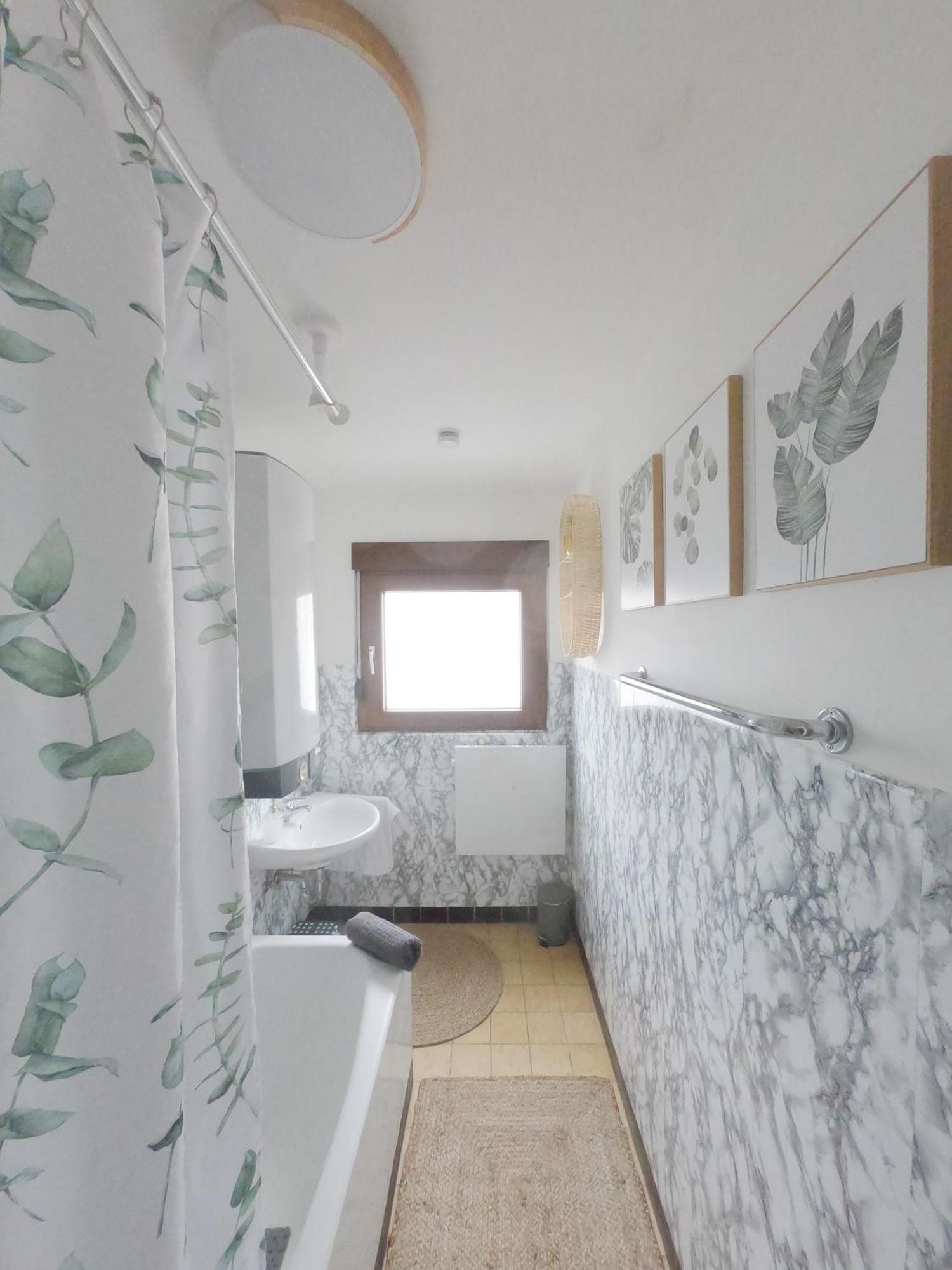 Happybnb Apartment Mit Sonniger Terrasse Lochgau Экстерьер фото