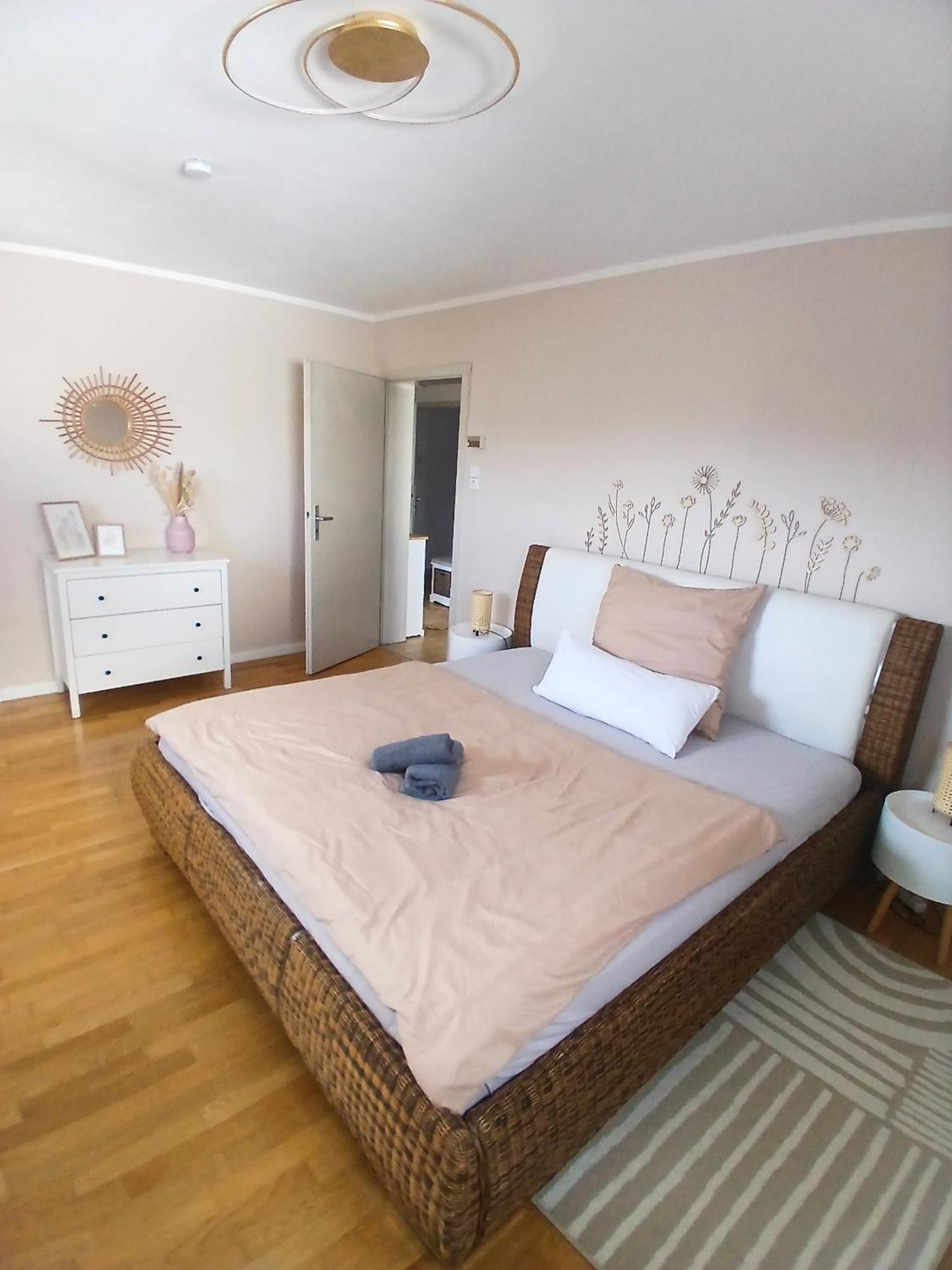 Happybnb Apartment Mit Sonniger Terrasse Lochgau Экстерьер фото