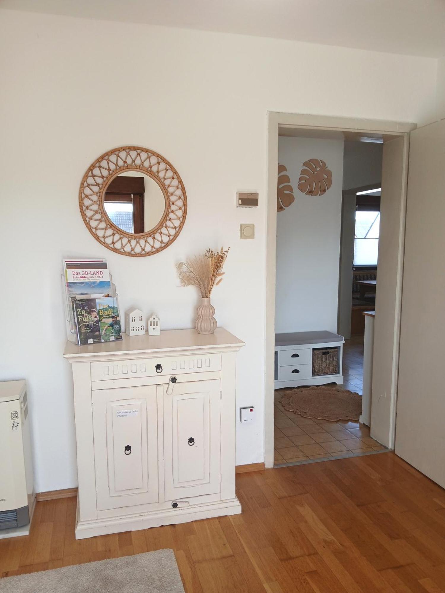 Happybnb Apartment Mit Sonniger Terrasse Lochgau Экстерьер фото