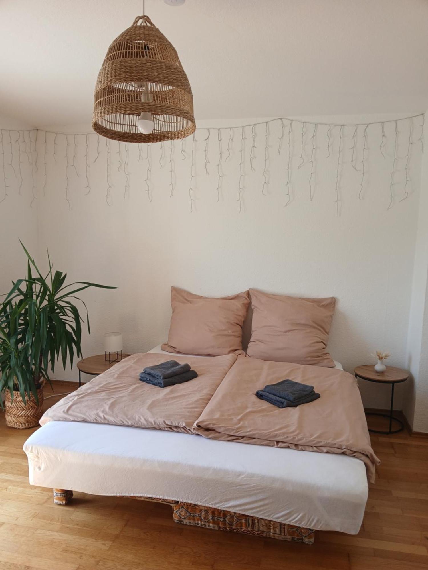 Happybnb Apartment Mit Sonniger Terrasse Lochgau Экстерьер фото